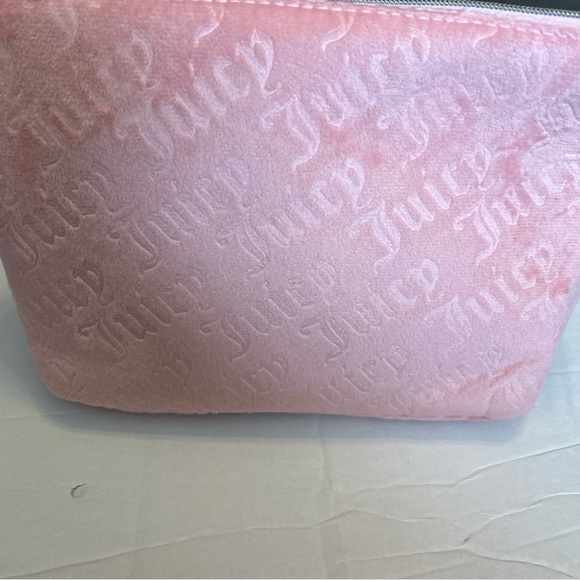Juicy Couture Baby Pink Soft Cosmetic Travel Makeup Bag W/ 1 Toiletry Bottle - Picture 6 of 10